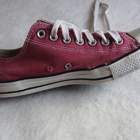 Converse Burgundy Low-Top Sneakers - Picture 4 of 9